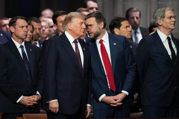 Вэнс или Рубио: Трамп в узком кругу назвал своего вероятного преемника