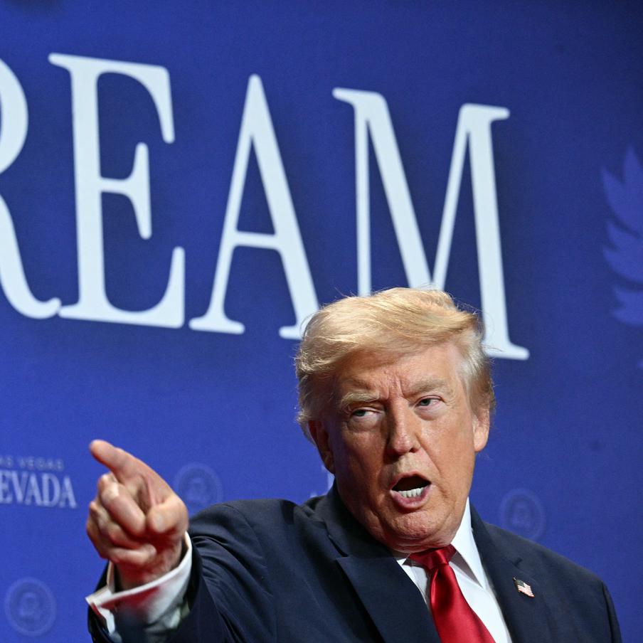 Трамп инициировал расследование из-за публикаций о нехватке боеприпасов в армии. По словам американских чиновников, негативные заголовки выводили его из себя несколько недель. В неофициальных беседах глава государства неоднократно высказывал раздражение по поводу публикаций о нехватке боеприпасов