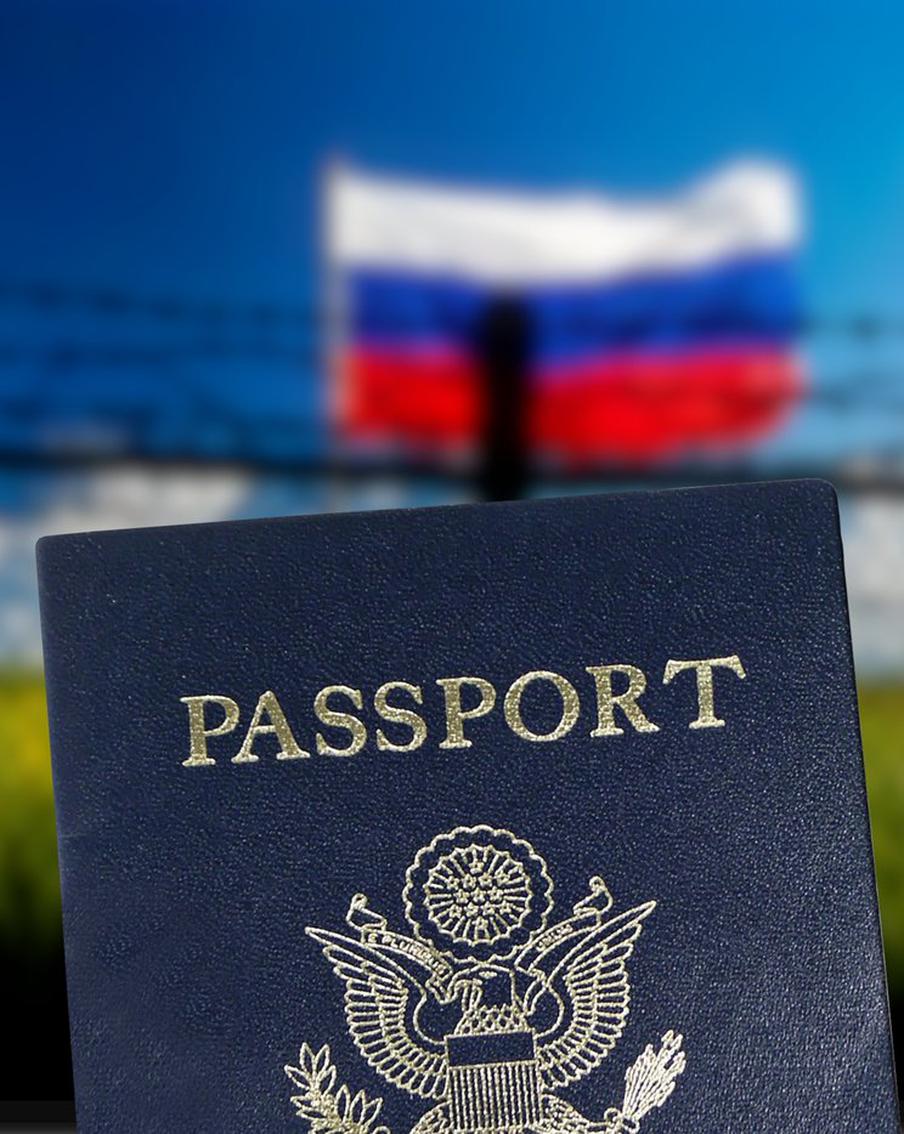 РИА "Новости": семью американского фермера Уолкера пока не выдворяют из России. Семье американского фермера Джастаса Уолкера в России аннулировали вид на жительство из-за нарушения правил пребывания в стране, как это предусмотрено статьёй 18.8 КоАП. Поскольку сам Уолкер является гражданином РФ, депортация ему не грозит. Однако его супруга и дети были приглашены в миграционную службу для дачи объяснений по факту нарушения