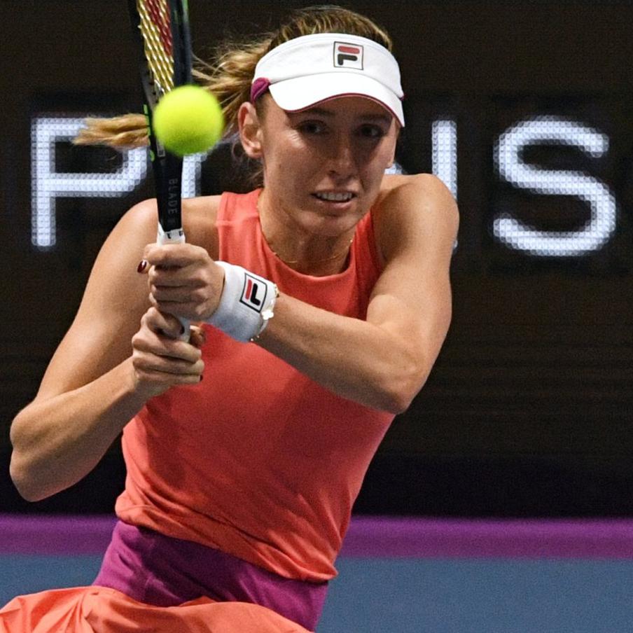 Александрова обыграла первую ракетку мира Соболенко на турнире WTA. Российская теннисистка Екатерина Александрова, занимающая 19-е место в рейтинге WTA, одержала победу над первой ракеткой мира Ариной Соболенко в четвёртом круге турнира в Торонто. Матч завершился со счётом 7:6, 4:6, 6:4 в пользу Александровой. Эта победа стала первой в истории выступлений Александровой на турнире в Торонто