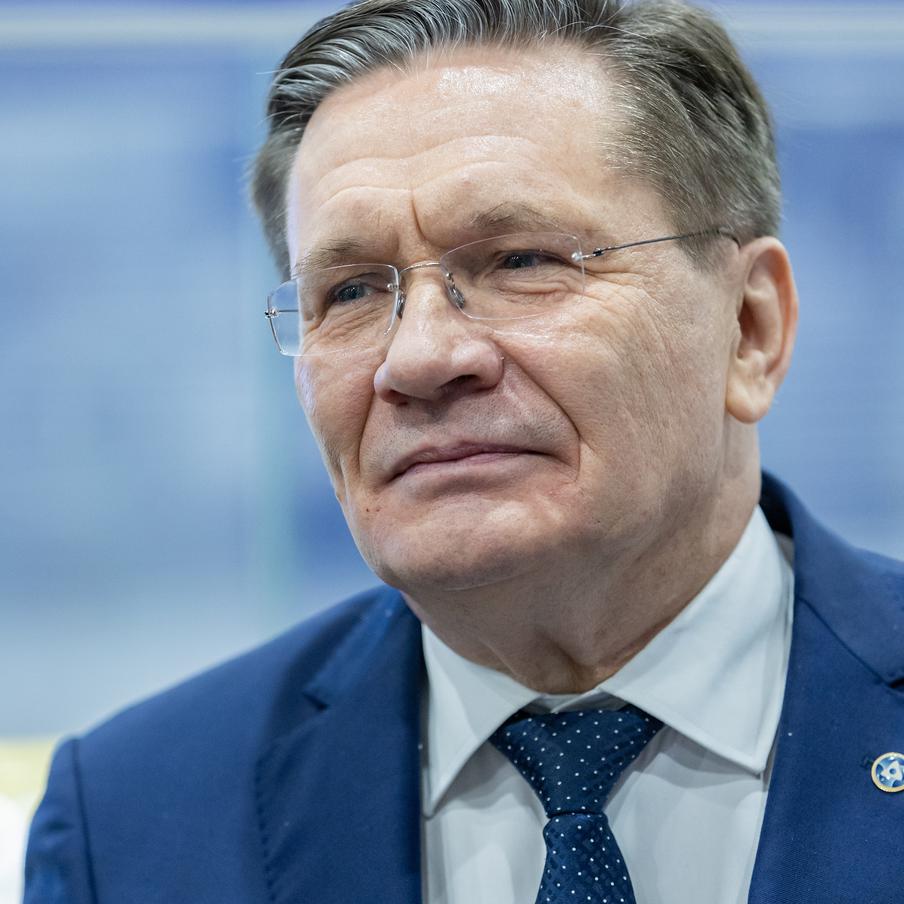 "Росатом" сообщил о постепенном возвращении специалистов на АЭС "Бушер" в Иране. Российский персонал начал возвращаться на эвакуированную после начала конфликта США и Ирана атомную электростанцию "Бушер". При этом в корпорации продолжают внимательно следить за ситуацией в регионе