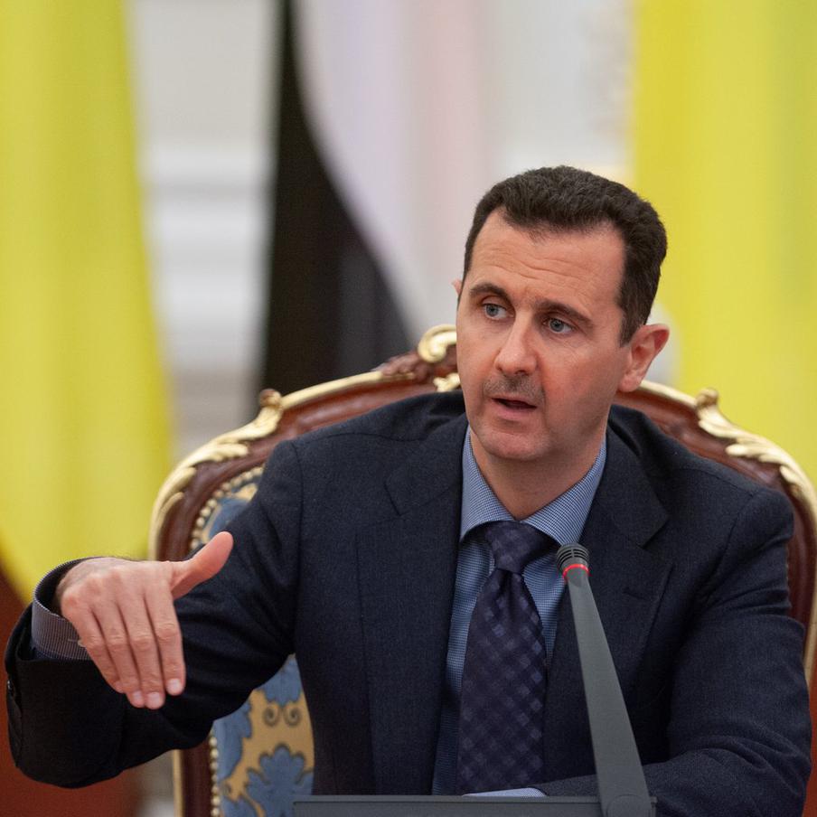 В Сирии заочно приговорили Башара Асада к смертной казни. Сирийский суд заочно приговорил бывшего президента Башара Асада к смертной казни за преступления против человечности, в том числе за пытки и убийства во время подавления протестов в 2011 году. После свержения власти в декабре 2024 года Асад бежал в Россию, где получил убежище. Кремль продолжает хранить молчание о его местонахождении и статусе