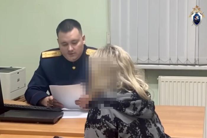 Девочка выжила после падения с 10-го этажа, а её отец-рэпер узнал об этом из колонии