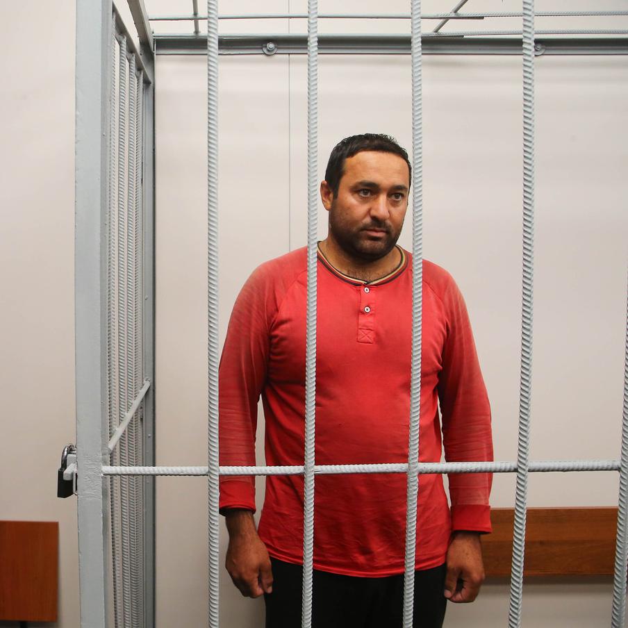 Что сказал на суде водитель, сбивший Катю Чаковскую. Задержали водителя грузовика, сбившего на улице Ходынская пиар-директора журнала "Москвичка" Екатерину Чаковскую. Он скрылся с места ДТП. Тем временем Чаковская передала, что её уже перевели из реанимации в обычную палату, где она восстанавливается