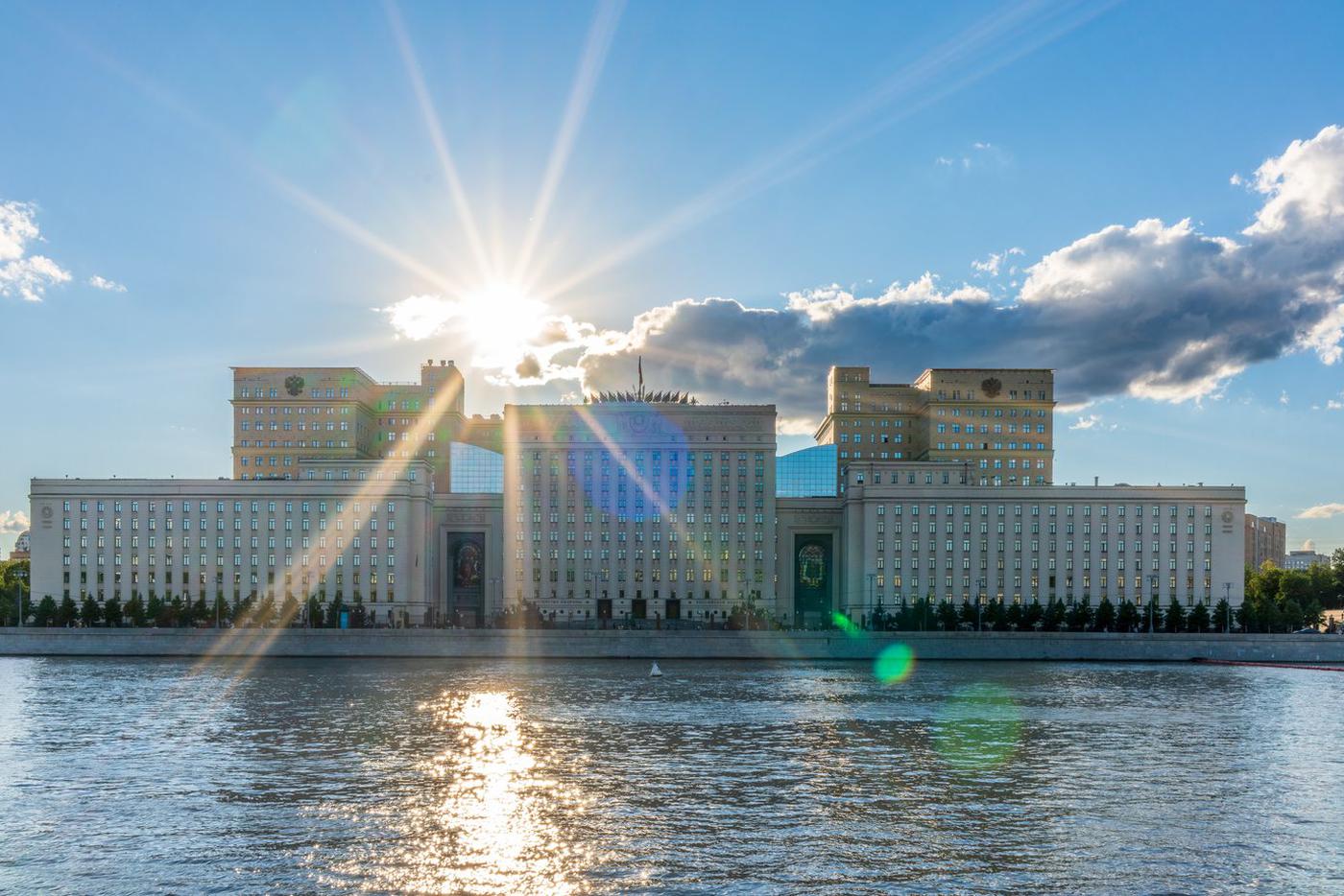 Минобороны сообщило об ударе по крупнейшему НПЗ на Украине