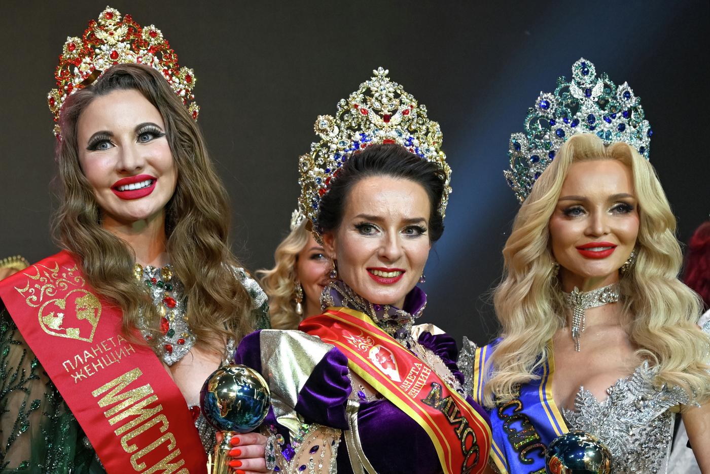 Марина Куклачёва – в центре