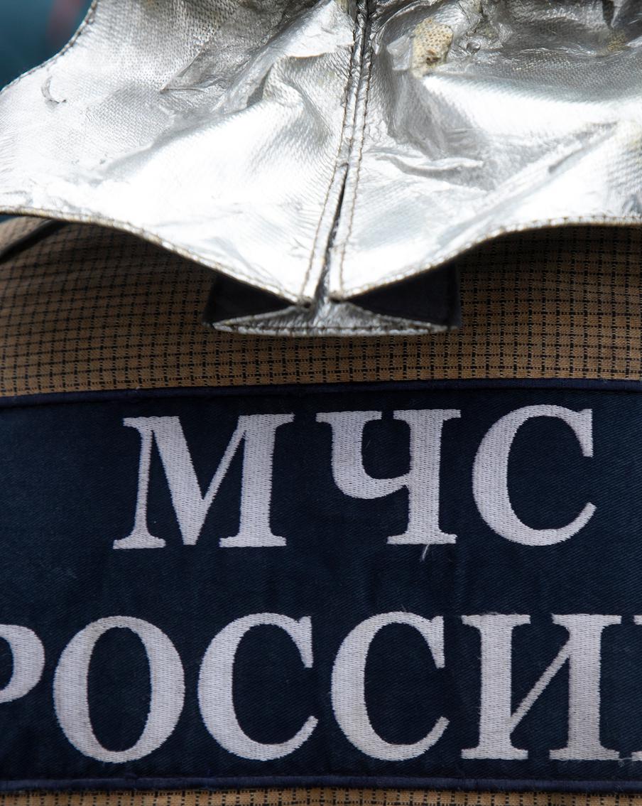 Военнослужащим МЧС могут дать право применять оружие. Законопроект предусматривает новые полномочия для спасательных воинских формирований при выполнении задач в опасных условиях. В частности, речь идёт о защите людей, техники и сотрудников ведомства