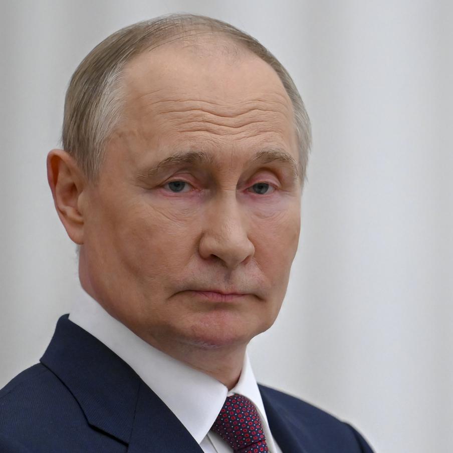 Путин поручил заранее подготовиться к возвращению военнослужащих с СВО. Глава государства отметил, что после окончания специальной военной операции в Россию вернётся много бойцов, которым потребуется помощь в поиске работы и дальнейшем устройстве на гражданскую жизнь