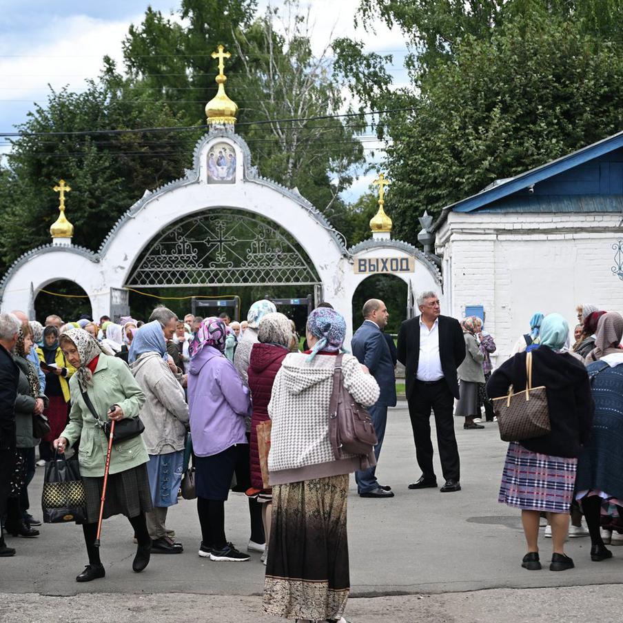 В Чебоксары привезли десницу святителя Спиридона Тримифунтского. Столица Чувашии стала первым российским городом в маршруте ковчега, который после пребывания в Москве отправится в ещё 11 регионов страны для поклонения верующих