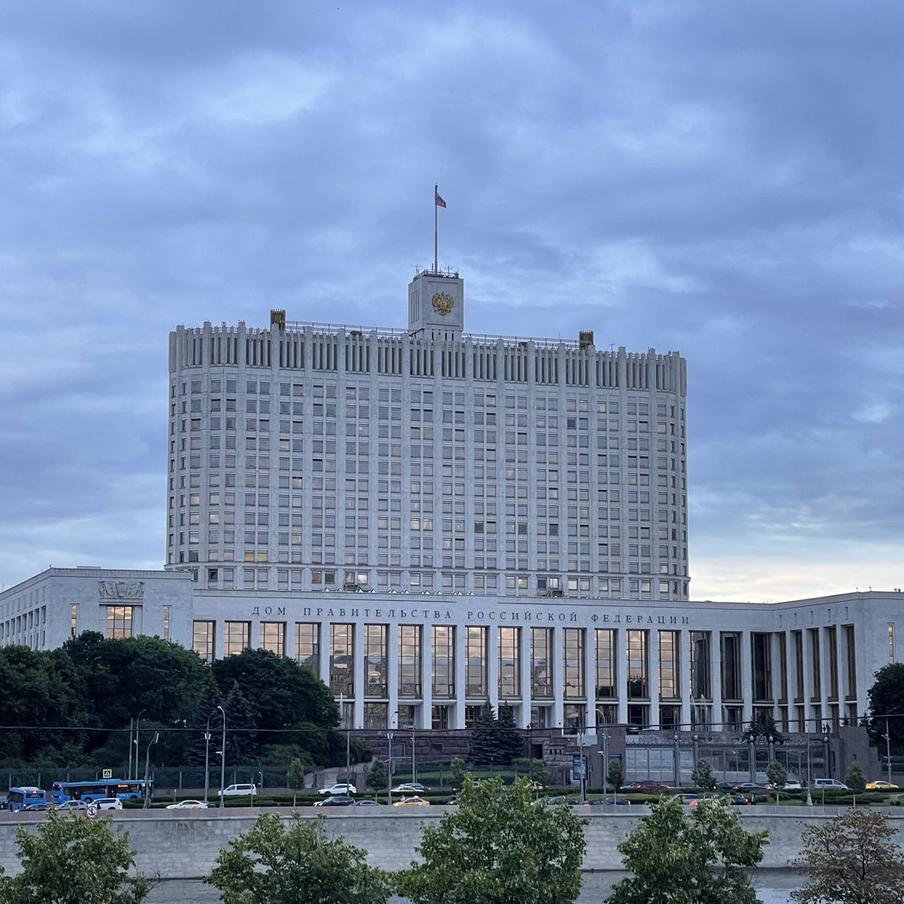 В Москве на следующей неделе начнётся постепенное похолодание. После тёплых выходных в столицу придёт более прохладная воздушная масса, а дневная температура в понедельник опустится до 19–22 градусов