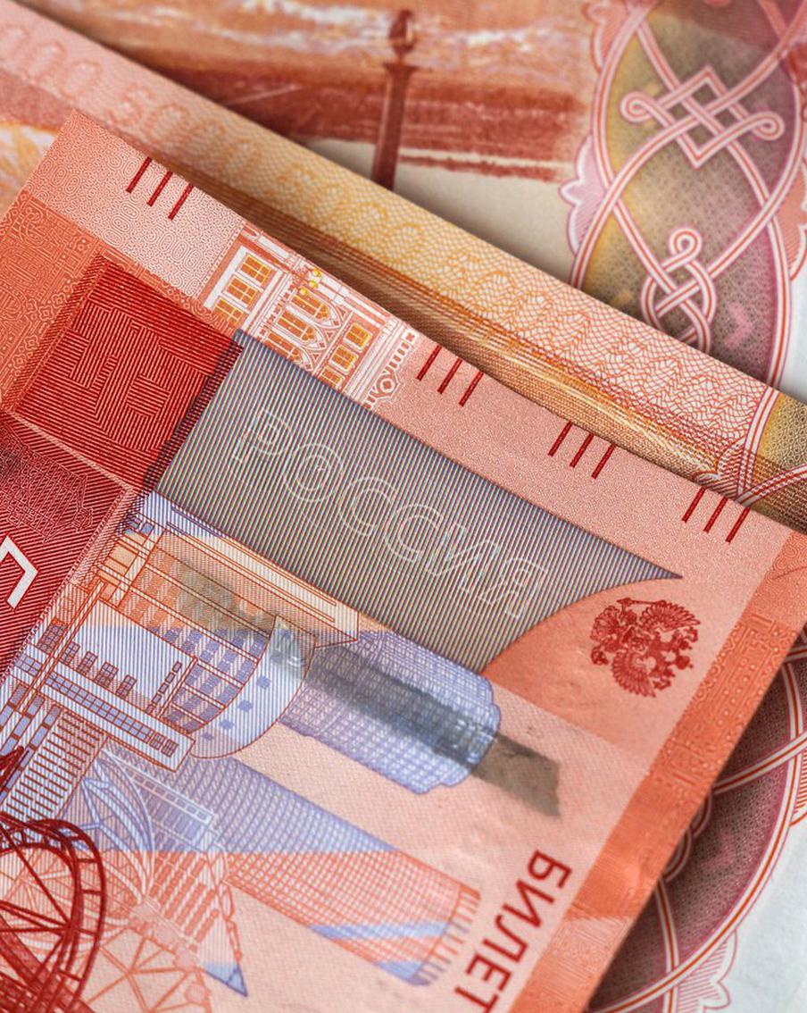 Средняя пенсия за выслугу лет в России превысила 1 млн рублей. К июлю 2026 года средний размер пенсии за выслугу лет в России вырос на 75 485 рублей и достиг 1 025 766 рублей. Выплаты федеральным гражданским служащим, космонавтам и работникам лётно-испытательного состава осуществляет Социальный фонд России