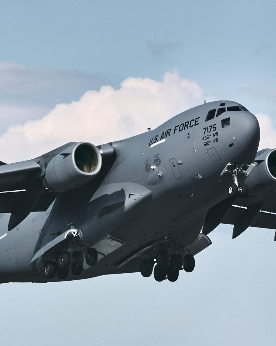 Boeing C-17 ВВС США совершил посадку в Москве. 25 августа утром военно-транспортный самолёт ВВС США Boeing C-17 Globemaster III с бортовым номером RCH4555 приземлился в московском аэропорту Внуково, прибыв из Риги. По данным flightradar24.com, предыдущим пунктом назначения борта была Латвия, откуда он вылетел из Кэмп-Спрингс в штате Мэриленд