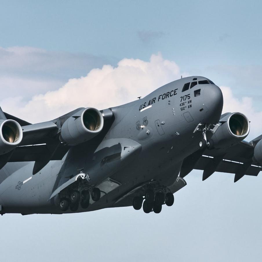 Boeing C-17 ВВС США совершил посадку в Москве. 25 августа утром военно-транспортный самолёт ВВС США Boeing C-17 Globemaster III с бортовым номером RCH4555 приземлился в московском аэропорту Внуково, прибыв из Риги. По данным flightradar24.com, предыдущим пунктом назначения борта была Латвия, откуда он вылетел из Кэмп-Спрингс в штате Мэриленд
