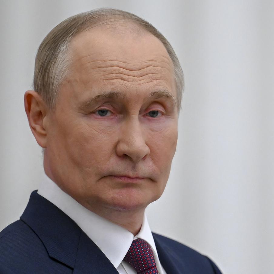 Владимир Путин подтвердил готовность укреплять связи России и Сирии. В телефонном разговоре с Ахмедом аш-Шараа российский лидер также подтвердил поддержку суверенитета и территориальной целостности арабской республики