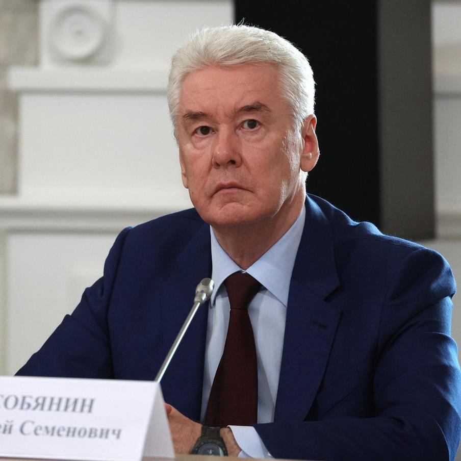Собянин: силы ПВО сбили два БПЛА, направлявшихся к Москве. Безупречное выполнение поставленной задачи дежурными силами противовоздушной обороны ВС России обеспечило своевременное обнаружение и уничтожение двух БПЛА ВСУ. Дроны пытались совершить прорыв к Москве, однако были уничтожены