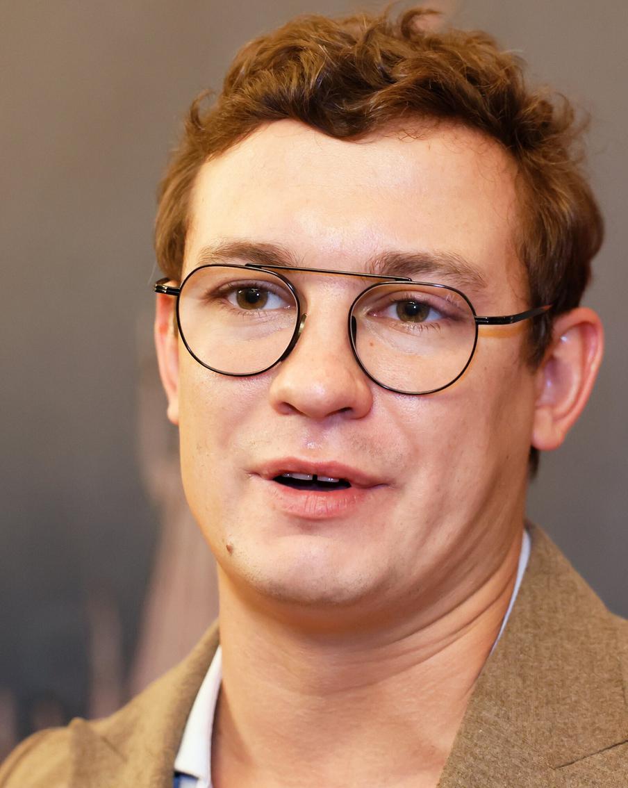 Никита Кологривый стал актёром МХАТ имени Горького. Художественный руководитель театра Сергей Безруков сообщил, что пригласил артиста в труппу и получил его согласие на работу