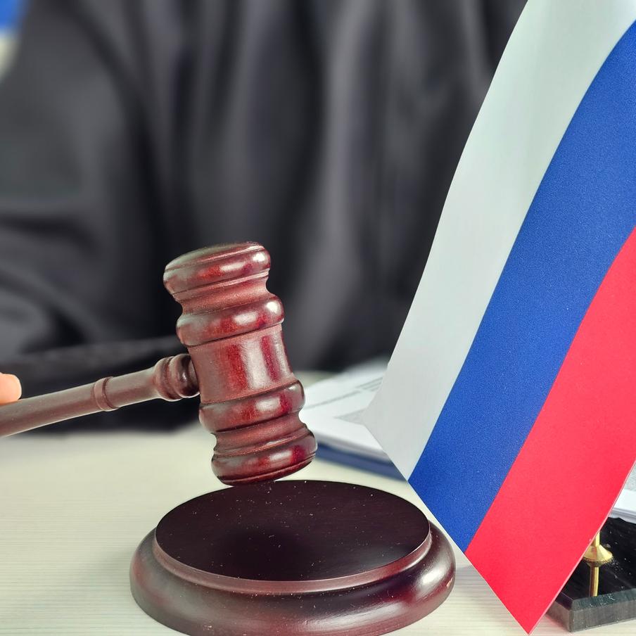 Обвиняемая в убийстве подростка девушка арестована судом в Подмосковье. Одна из задержанных в рамках расследования убийства несовершеннолетнего в подмосковном селе Кабаново была отправлена судом за решётку. Под стражей ей предстоит пробыть до конца октября