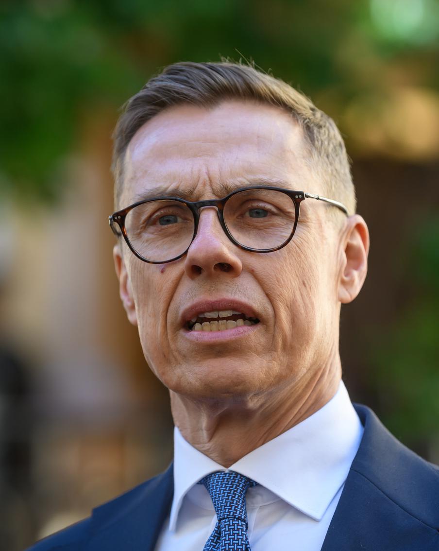 Президент Финляндии призвал Евросоюз к возобновлению прямого диалога с Россией. Финский политик высказался в поддержку возобновления двусторонних отношений между европейскими политиками и российским руководством