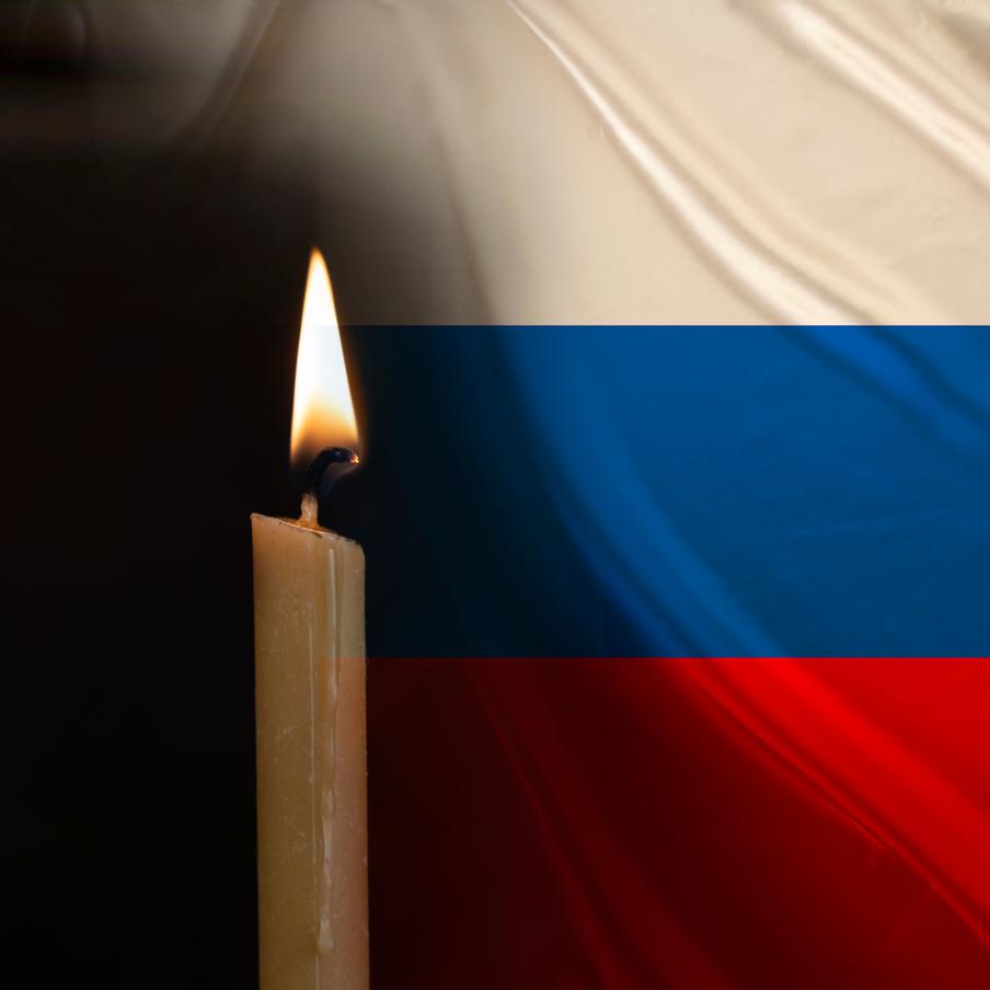 При крушении пассажирского судна у берегов Кипра погибла гражданка России. В результате крушения парома в 2,5 км от побережья города Гирне (Северный Кипр) погибла гражданка России и ещё как минимум семь человек. 17 человек до сих пор считаются пропавшими без вести. Власти Северного Кипра объявили трёхдневный траур. Капитан и семь ответственных лиц были задержаны для выяснения обстоятельств катастрофы