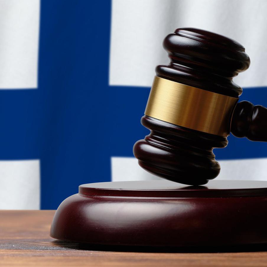 Финский суд сменил пожизненный приговор россиянину Тордену на 12,5 года тюрьмы. Финский апелляционный суд смягчил приговор Воиславу Тордену (Яну Петровскому), который был приговорён к пожизненному заключению по обвинению в военных преступлениях, совершённых в Донбассе в 2014 году. Ранее Окружной суд Хельсинки признал его виновным в действиях, которые он совершал во время службы в подразделении "Русич"
