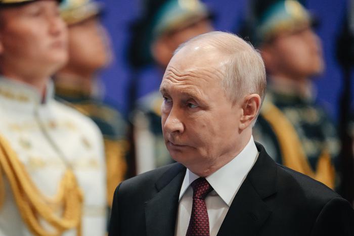 Путин прибыл на саммит ШОС в Киргизию