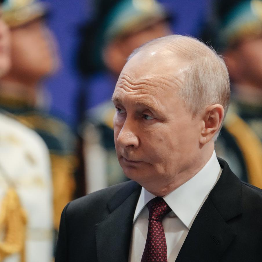 Путин прилетел в Бишкек для участия в саммите ШОС. Владимир Путин прибыл в Киргизию для участия в саммите ШОС (31 августа – 1 сентября), где проведёт девять двусторонних встреч с лидерами ряда стран, включая руководителей Киргизии, КНР, Индии и Турции