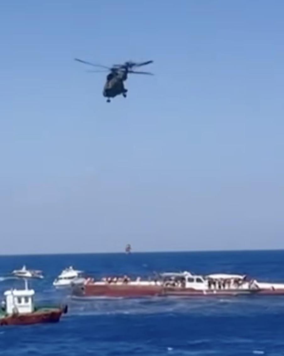 "На борту раздался взрыв": что говорят пассажиры о крушении парома FILO JET