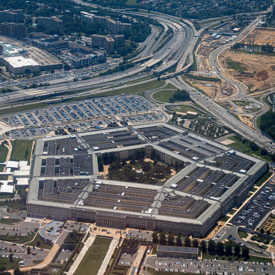 Глава Министерства армии США уходит с поста из-за конфликта с Пентагоном. Министр армии США Дэн Дрисколл объявил о своей отставке в связи с разногласиями с министром обороны Питом Хегсетом по вопросам управления и кадровой политики. Его уход ожидается в ближайшие дни, и в качестве возможного преемника рассматривается Шон Парнелл
