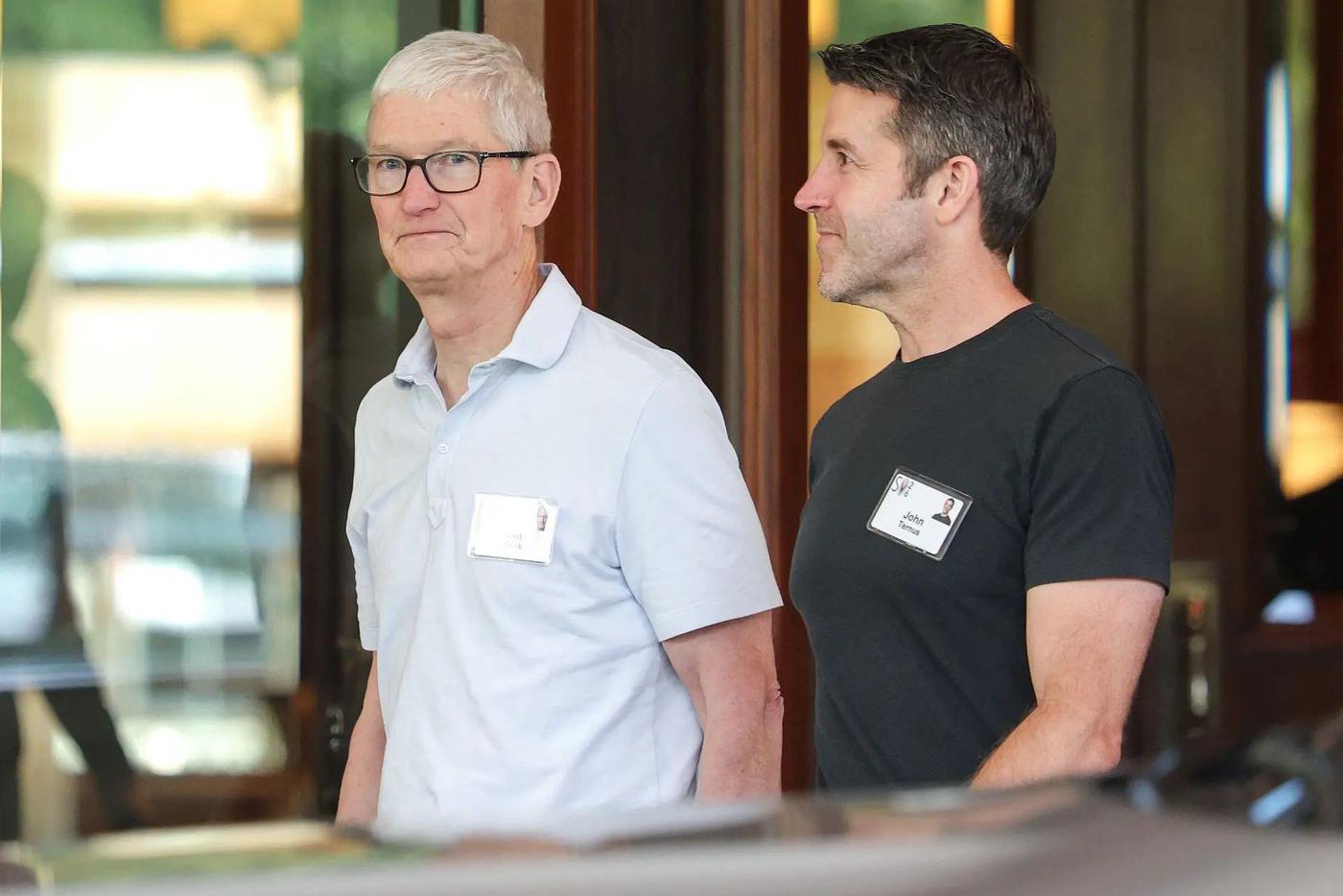 Джон Тернус сменил Тима Кука во главе Apple: что может стать большой проблемой