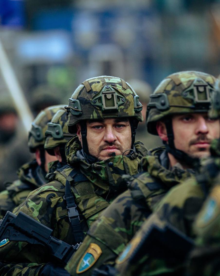 В Латвии стартовали крупные военные учения НАТО Namejs 2026. Манёвры продлятся до 8 октября. В них задействуют военнослужащих Латвии, Канады, США, Эстонии, Литвы и других стран альянса, а одним из главных направлений станет противодействие беспилотникам