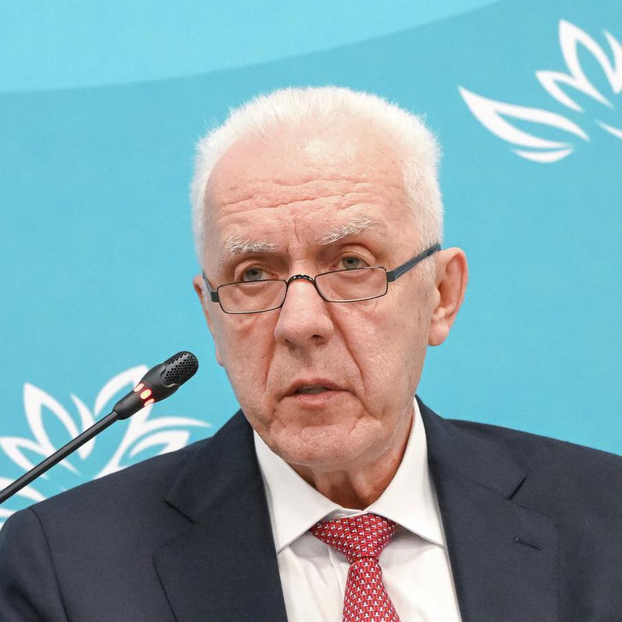 Генпрокурор Гуцан назвал меры поддержки бизнеса после атак беспилотников. Предприятия малого и среднего бизнеса, пострадавшие от ударов украинских беспилотников, могут получить дополнительные послабления. Среди предложений – отсрочка платежей, льготное погашение кредитов и особый режим проверок