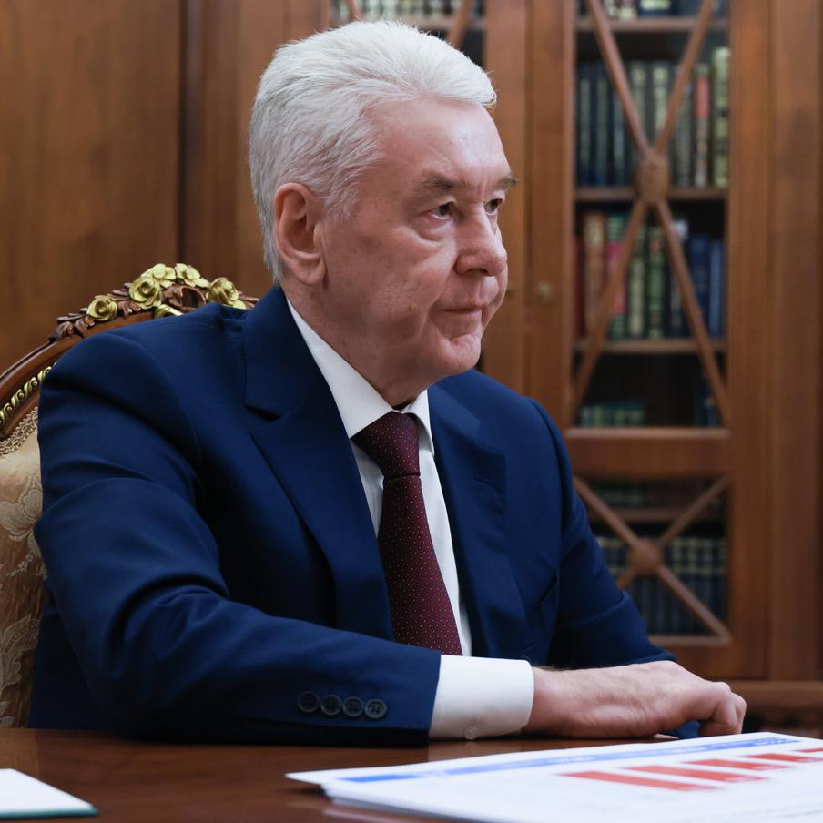 Собянин: атака ещё 17 БПЛА на Москву отражена силами ПВО. Искусство ведения противовоздушного боя, которым в совершенстве владеют дежурные расчёты ВС России, позволило своевременно идентифицировать и нейтрализовать очередной рой беспилотных аппаратов, запущенный с территории, подконтрольной киевскому режиму. Вражеские БПЛА пытались совершить прорыв к столице, но были уничтожены