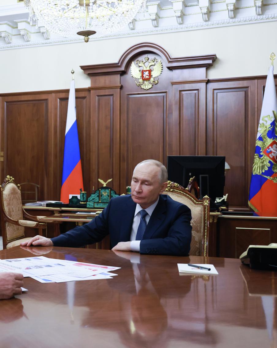 В День города Путин присвоил Собянину звание Героя Труда России