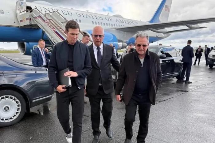 Кирилл Дмитриев поприветствовал прибывших в Москву спецпосланников президента США Дональда Трампа