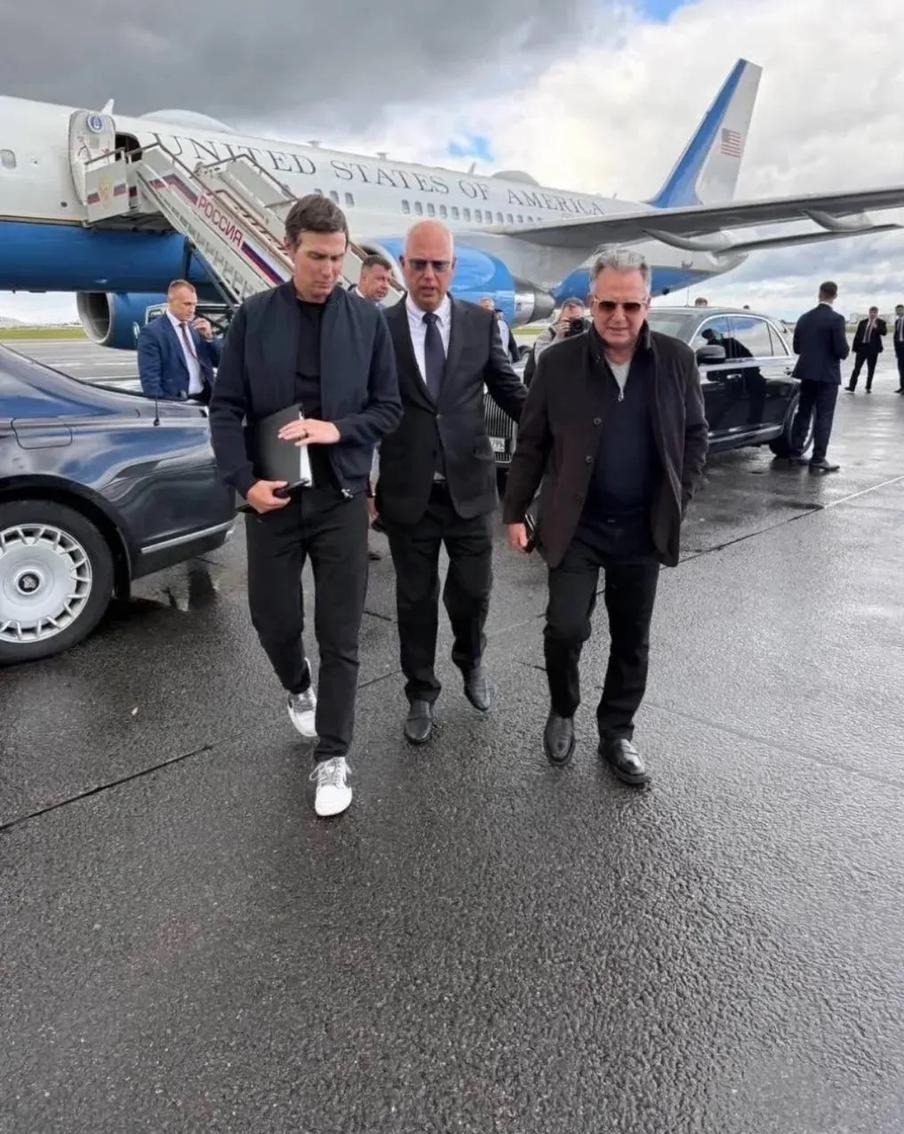 Глава РФПИ Дмитриев поприветствовал прибывших в Москву дипломатов США