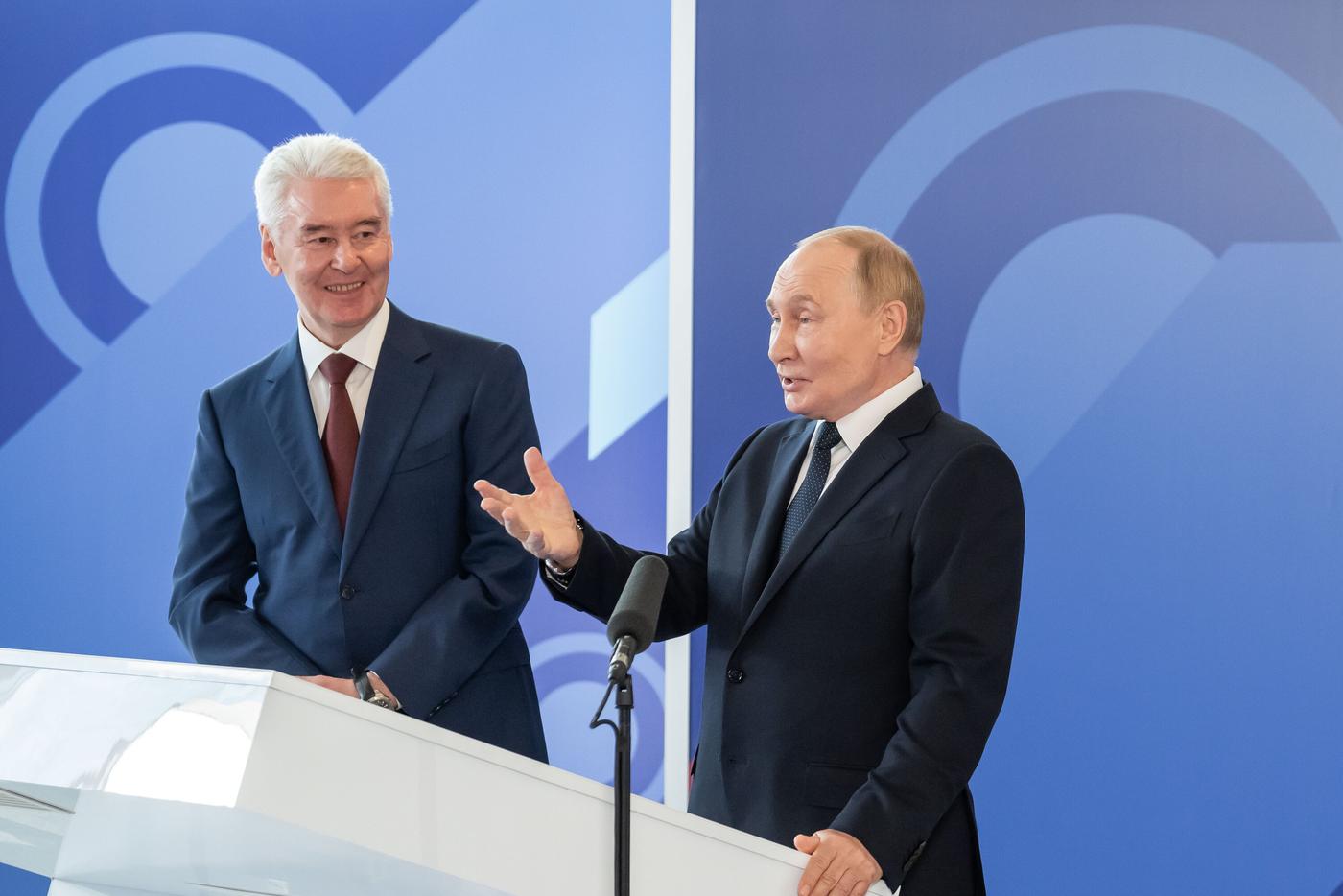 Путин: Любые трудности преходящи, а Москва и Россия — вечные