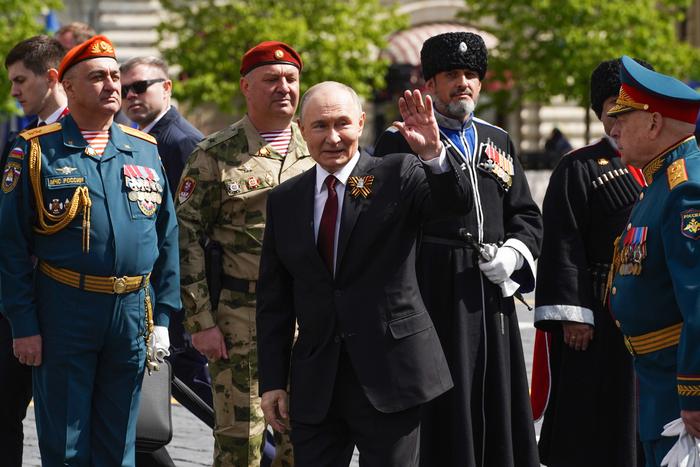 Путин: Десятки тысяч москвичей идут вперёд в зоне СВО