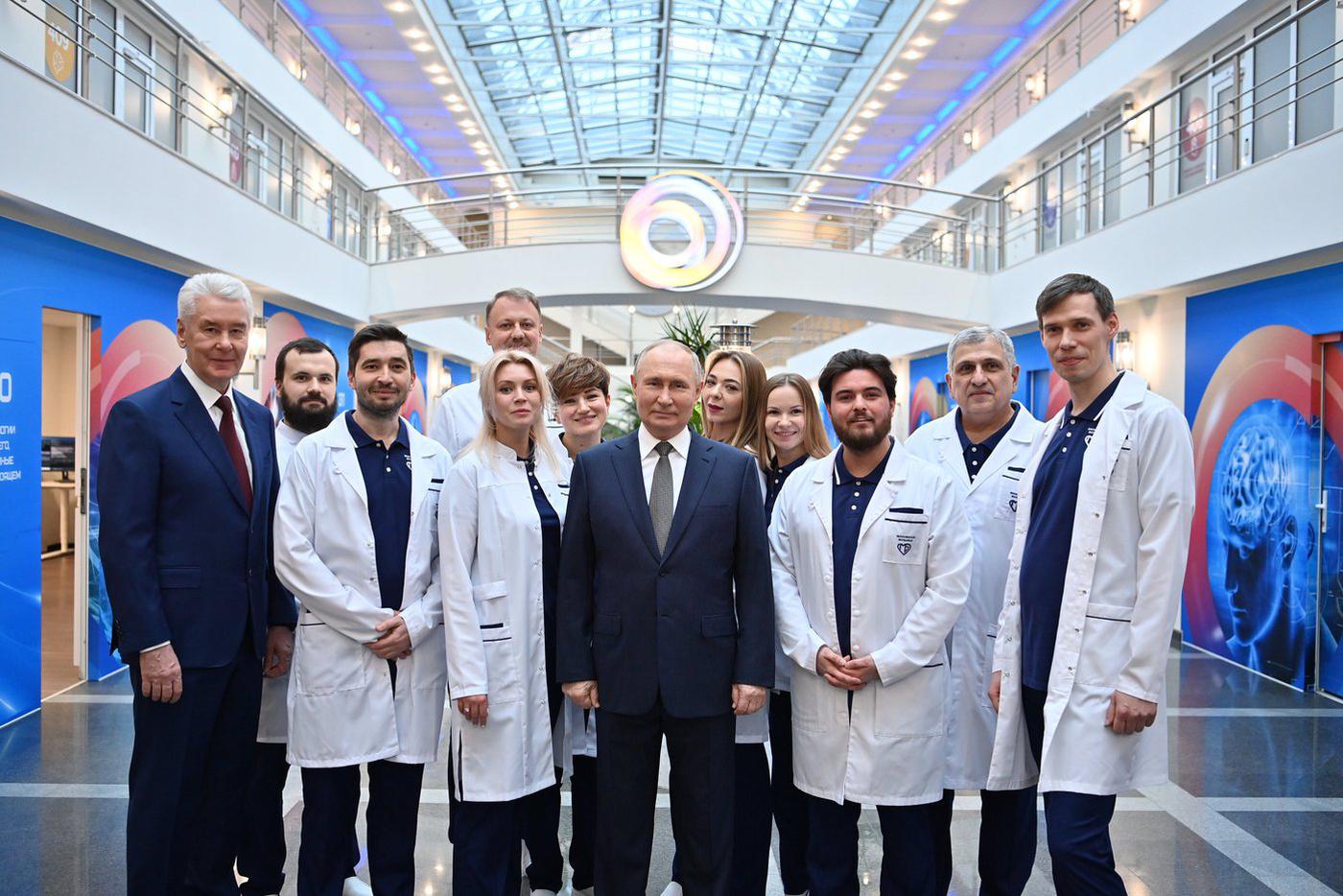 Путин: Москва щедро делится наработками в сферах образования и здравоохранения