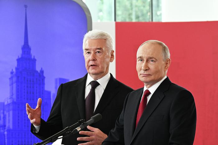 Путин назвал Москву и команду мэра главным мотором масштабных инициатив