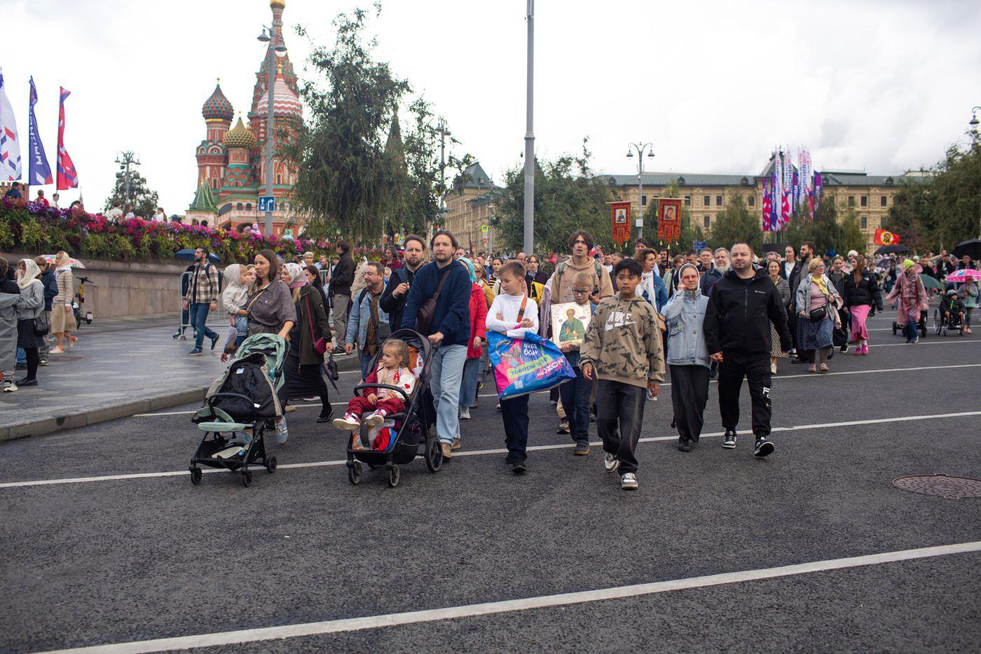 На крёстный ход приходили семьями