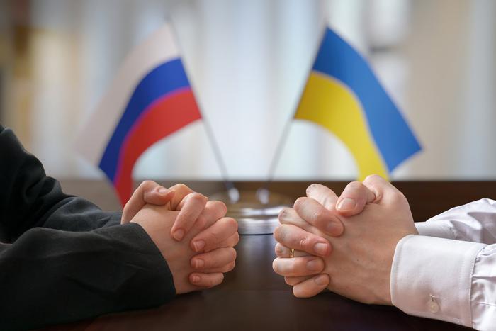 От ОАЭ до Швейцарии: Зеленский перечислил возможные места для следующей трёхсторонней встречи