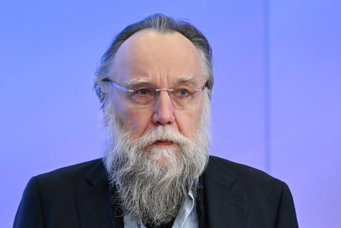 Дугин объяснил изменение тактики российских ударов по Украине