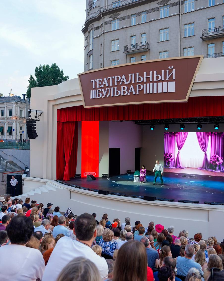 Дмитрий Астрахан: "Театральный бульвар" предоставляет сцену артистам из регионов