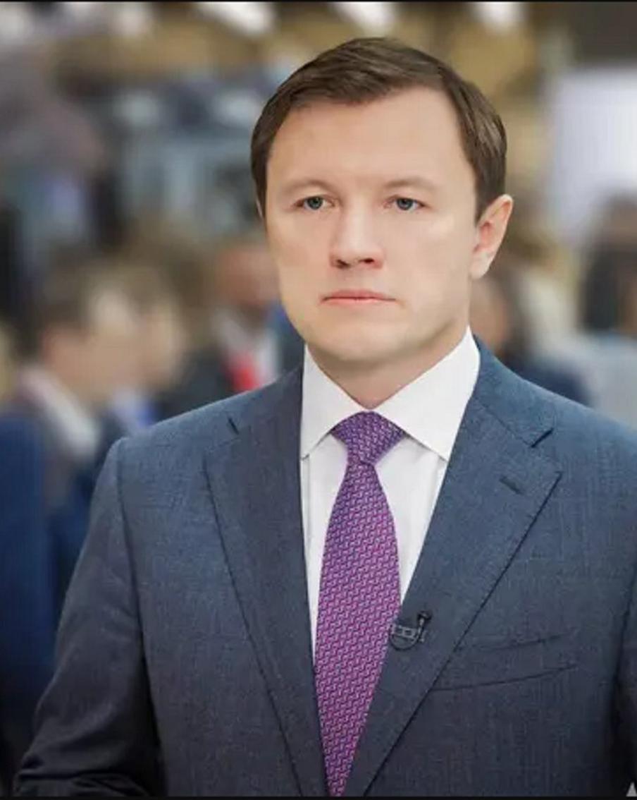 Владимир Ефимов: станцию метро "Бульвар Генерала Карбышева" украсили 12 барельефов