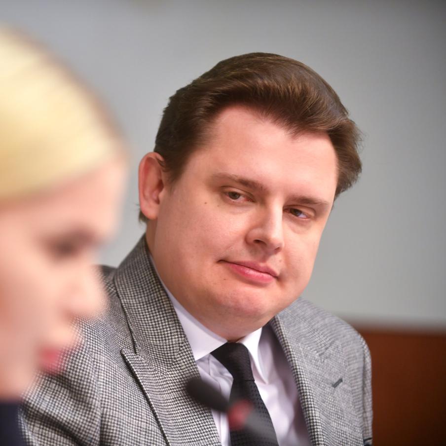 Видеоблогера Евгения Понасенкова исключили из реестра иностранных агентов. Объявленный четыре года назад иноагентом блогер-публицист, делающий видеоролики на исторические темы, был лишен статуса после соответствующей проверки