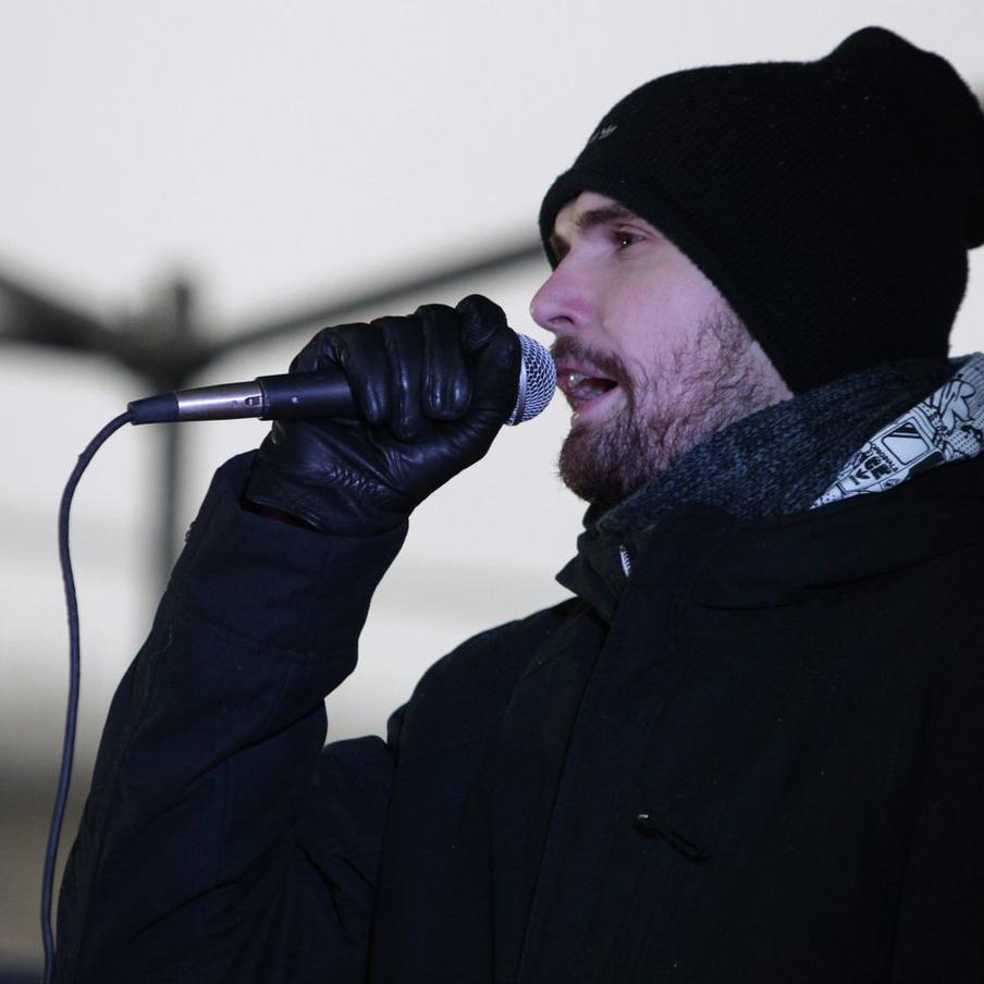 На Noize MC* завели уголовное дело по статье об оправдании терроризма. По данным прокуратуры Москвы, поводом для расследования стали публичные высказывания артиста во время концертов за пределами России