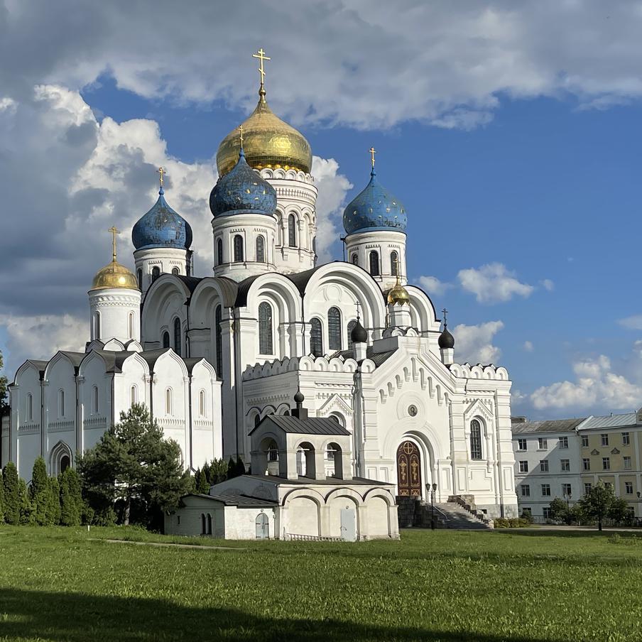 Православная церковь 14 сентября отмечает начало нового богослужебного года. Традиция восходит к Византии и на Руси когда-то сопровождалась большими народными торжествами. Верующие благодарили Бога за прошедшее время и обращались к нему с просьбами о благословении