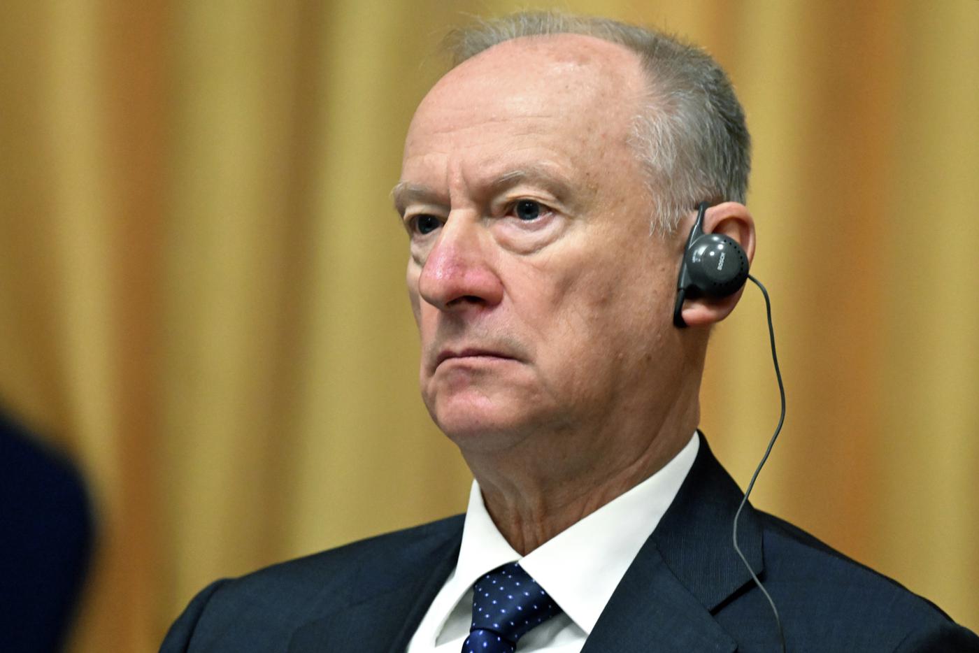 Помощник Путина раскритиковал заявления Сикорского о превосходстве над Россией