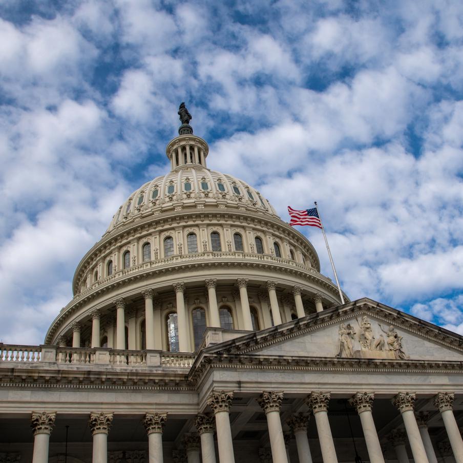 Палата представителей США проголосовала за новые санкции против России. За инициативу выступили 262 члена нижней палаты, 159 проголосовали – против. Автором документа значится покойный сенатор-республиканец Линдси Грэм