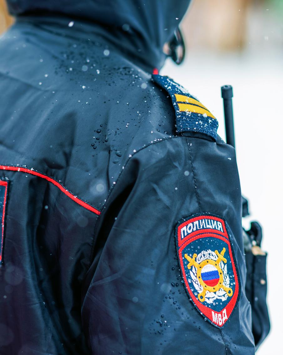 36-летний житель Воскресенска заключён под стражу после попытки изнасилования девушки. Мужчина подошёл к молодой паре и начал угрожать пистолетом, высказывая угрозы расправой. После этого он схватил девушку, совершил в отношении неё насильственные действия сексуального характера и предпринял попытку изнасилования